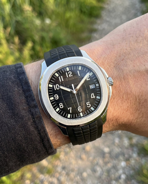 Aqua Mod – Black Dial – 41mm – Automatic - on-wrist lifestyle