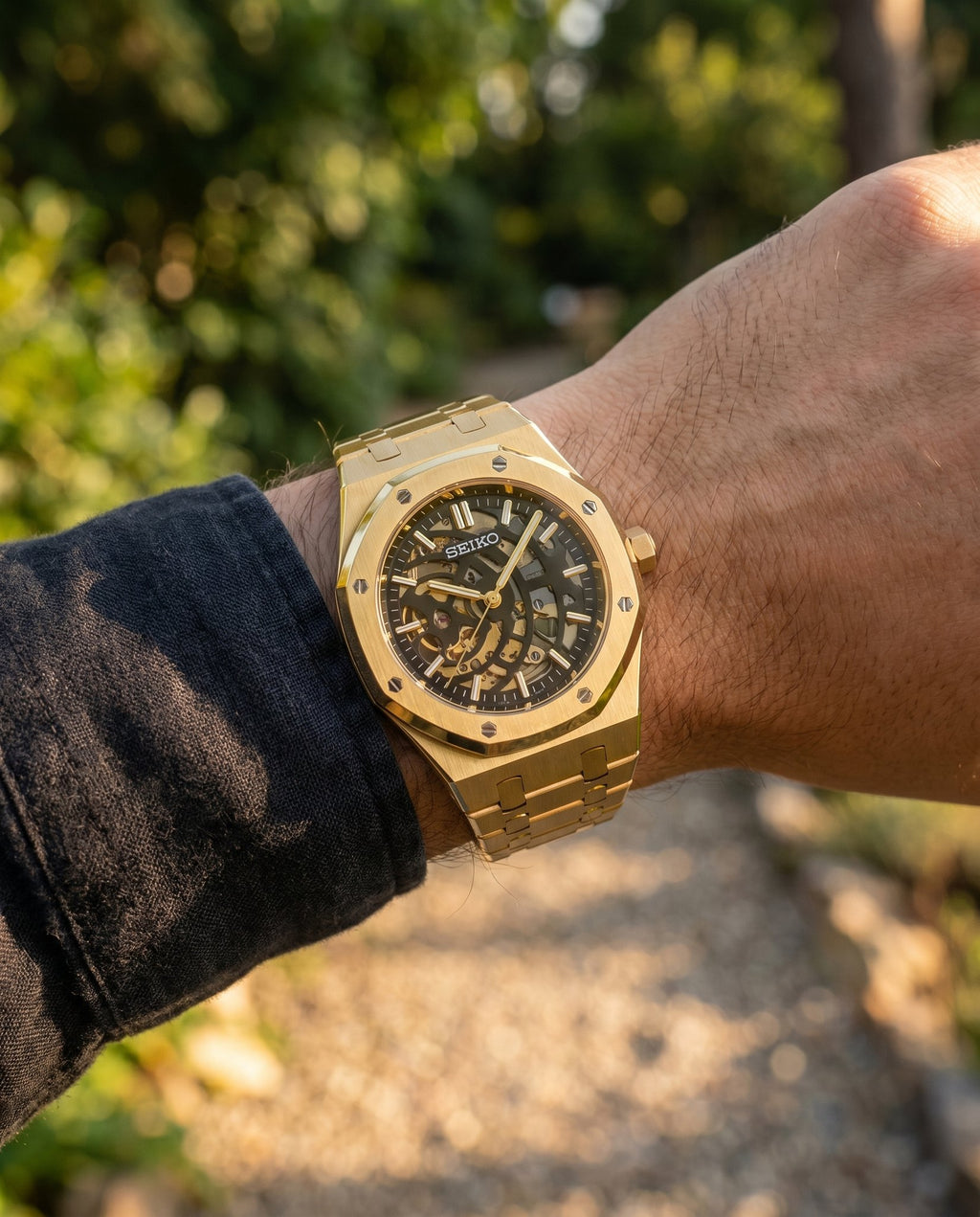 Automatic - 41.5mm - Steel caseback - on-wrist lifestyle