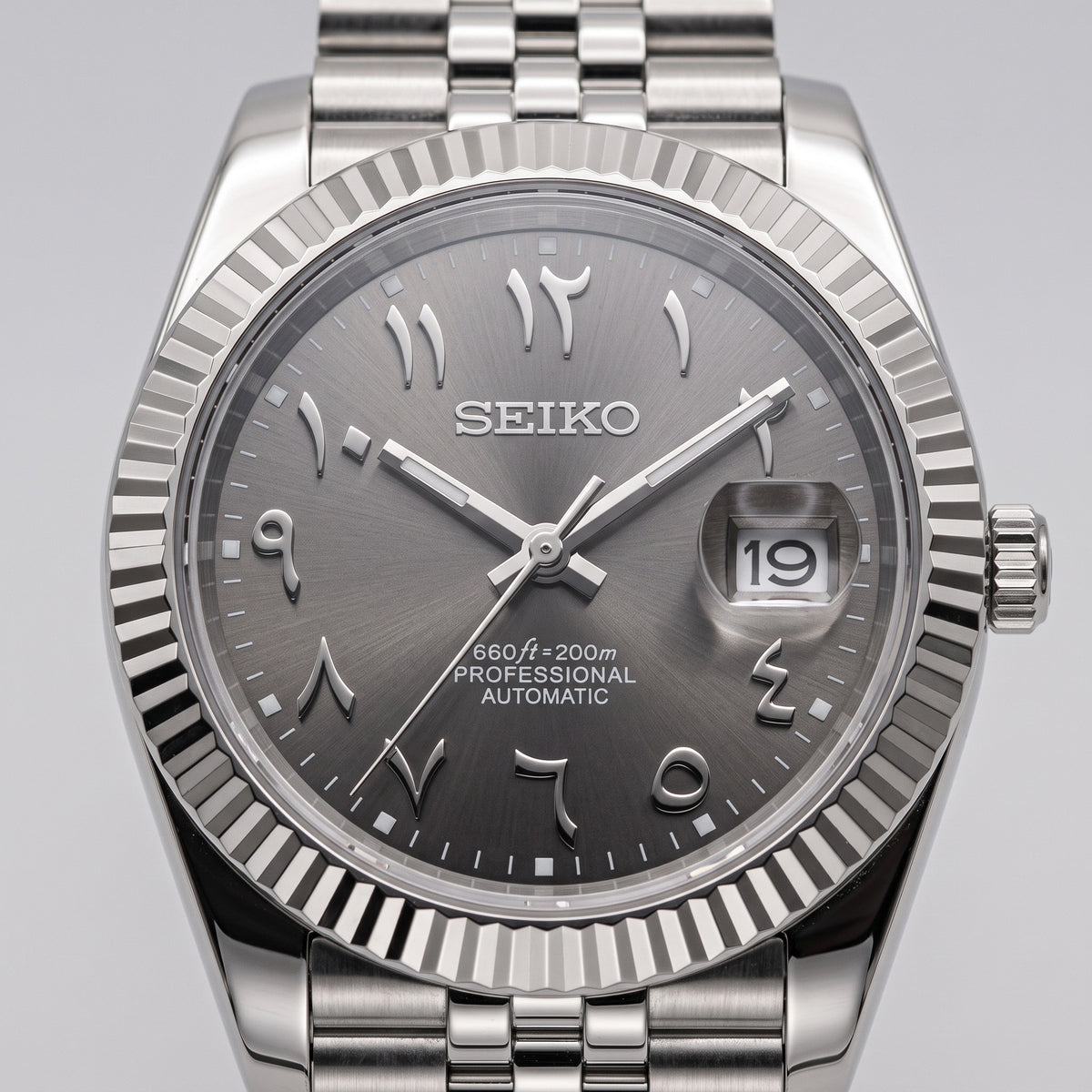 Date Mod – Steel · Grey Arabic Dial II – Automatic – dial detail