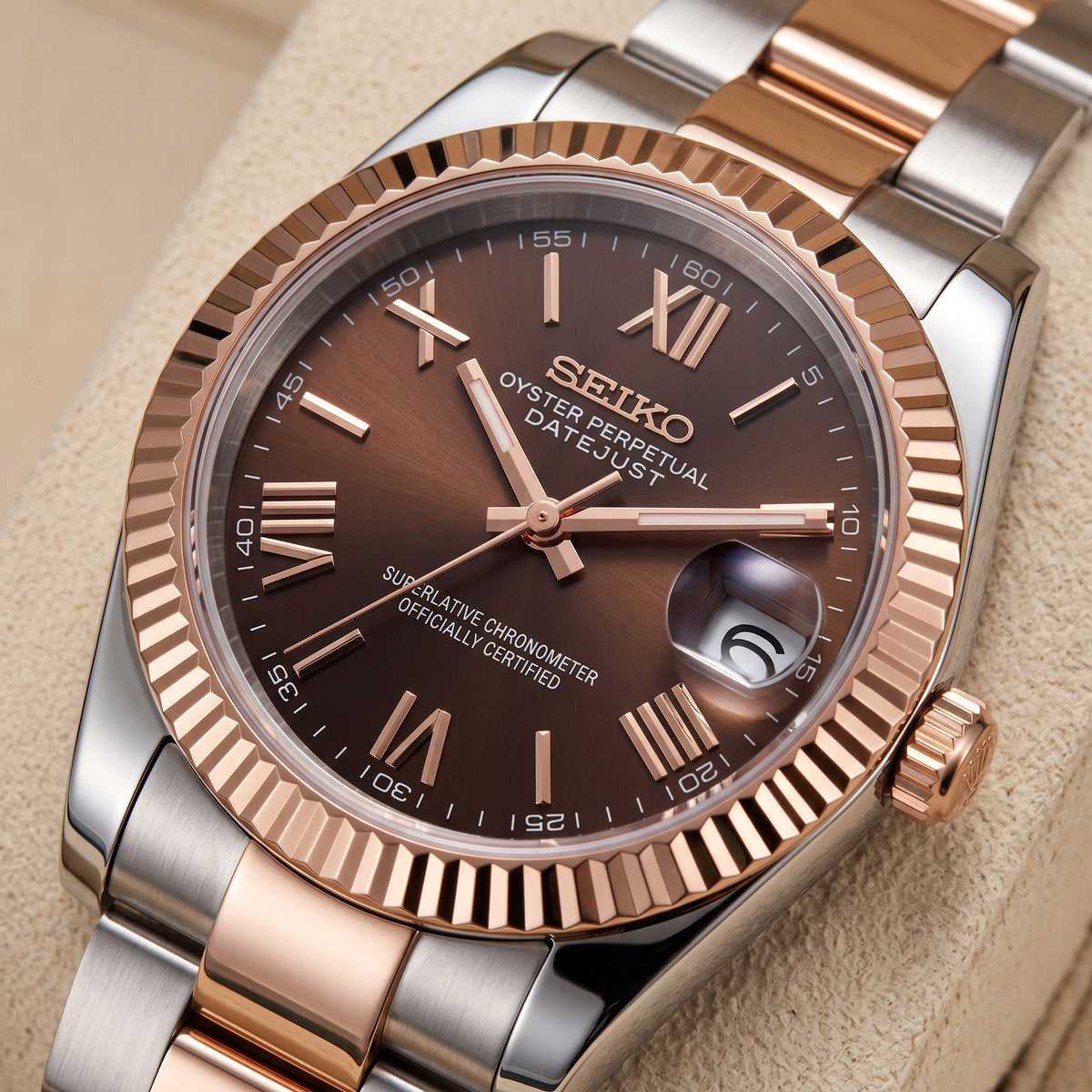 Date Mod – Two-Tone Rose Gold · Brown Roman Dial – Automatic – dial detail