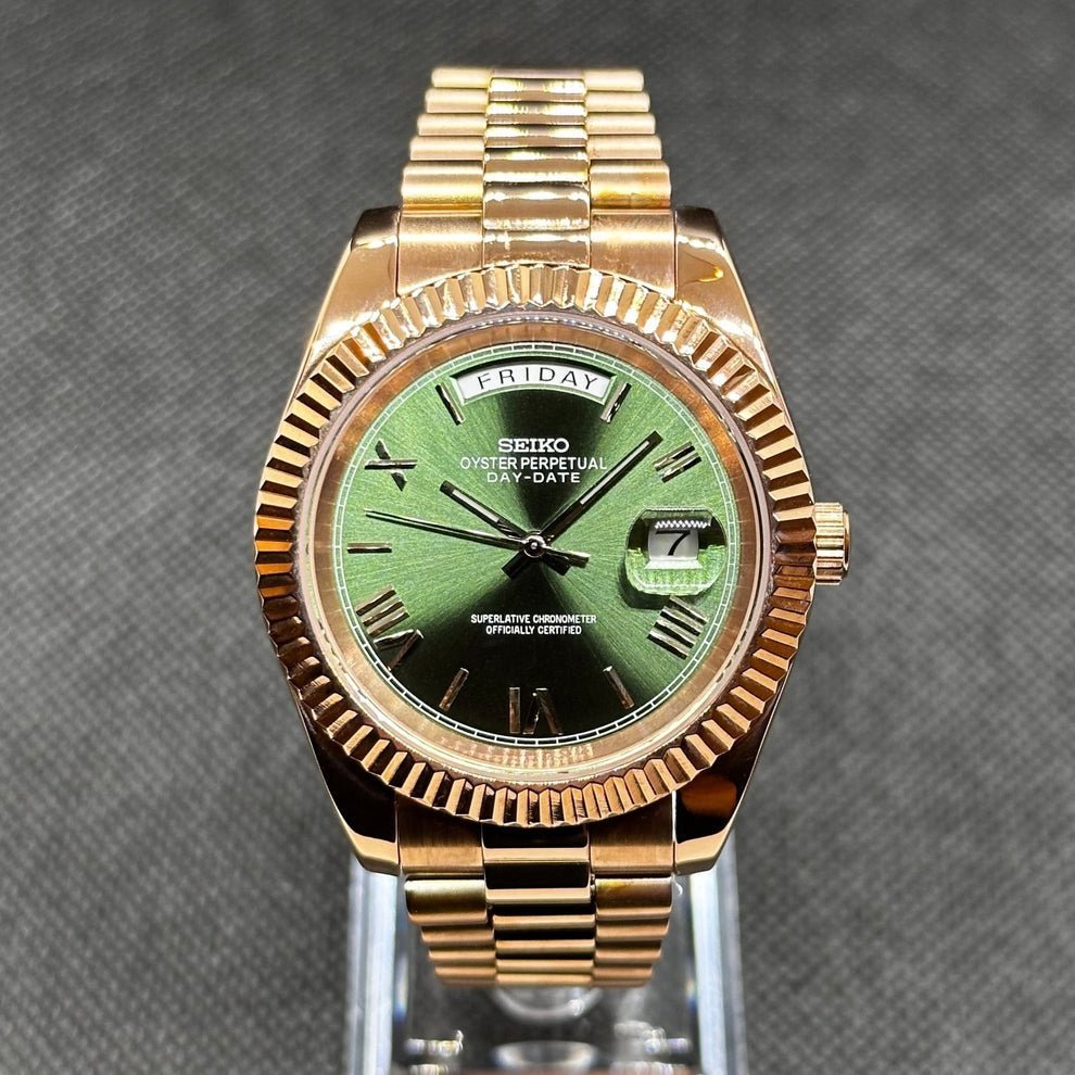 Day Mod – Gold · Green Dial – 40mm – Automatic - with Seiko logo