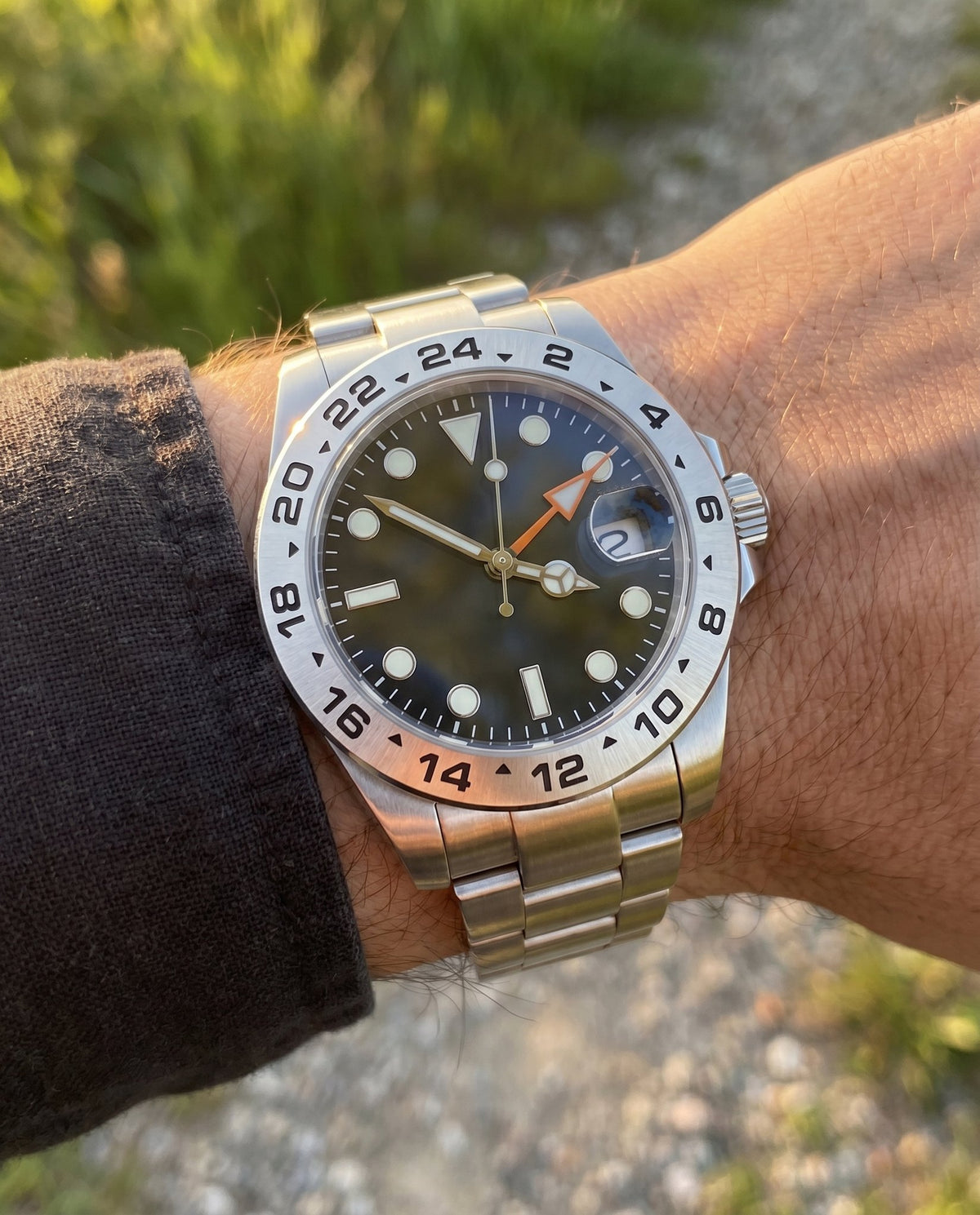 GMT Mod – Steel · Black Bezel · Orange GMT – 40mm – Automatic GMT - on-wrist lifestyle