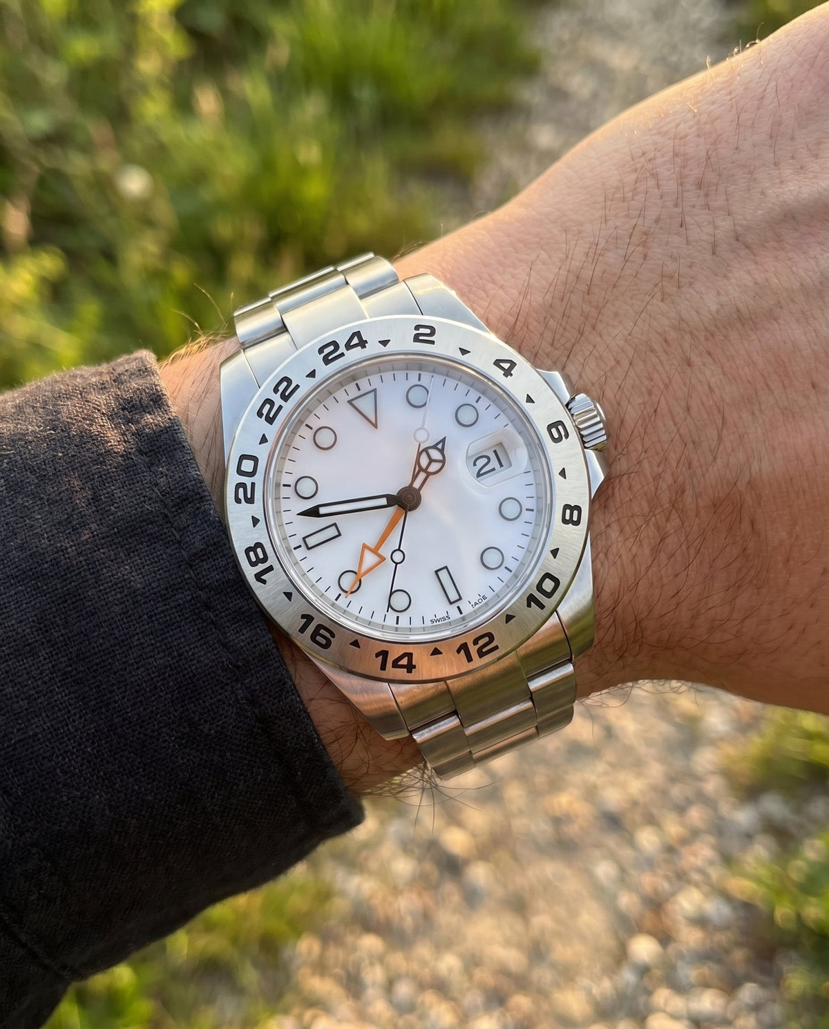 GMT Mod – Steel · Black-White Bezel · White Dial – 40mm – Automatic GMT - on-wrist lifestyle