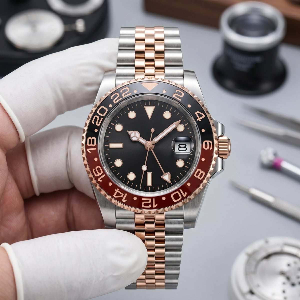 GMT Mod – Two-Tone Rose Gold · Red-Black Bezel – 40mm – Automatic GMT - close-up detail