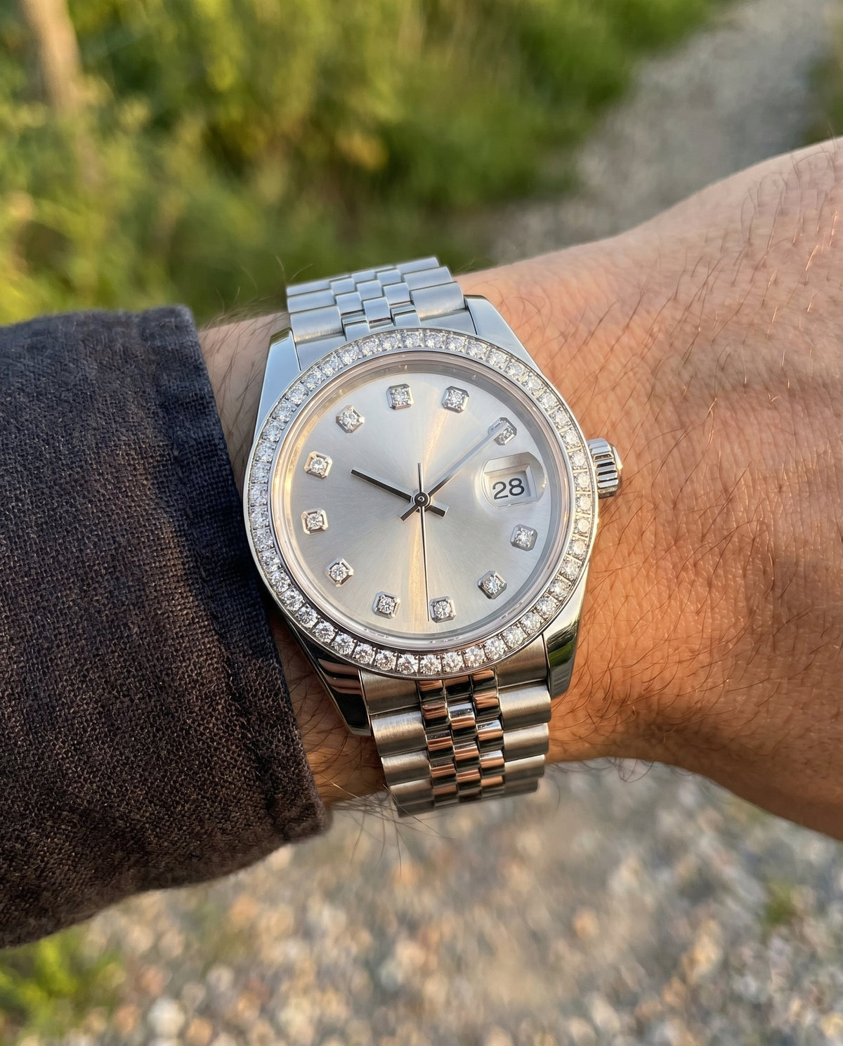 Lady Mod – Steel · Diamond Bezel · Silver Dial – 28mm – Automatic - on-wrist lifestyle