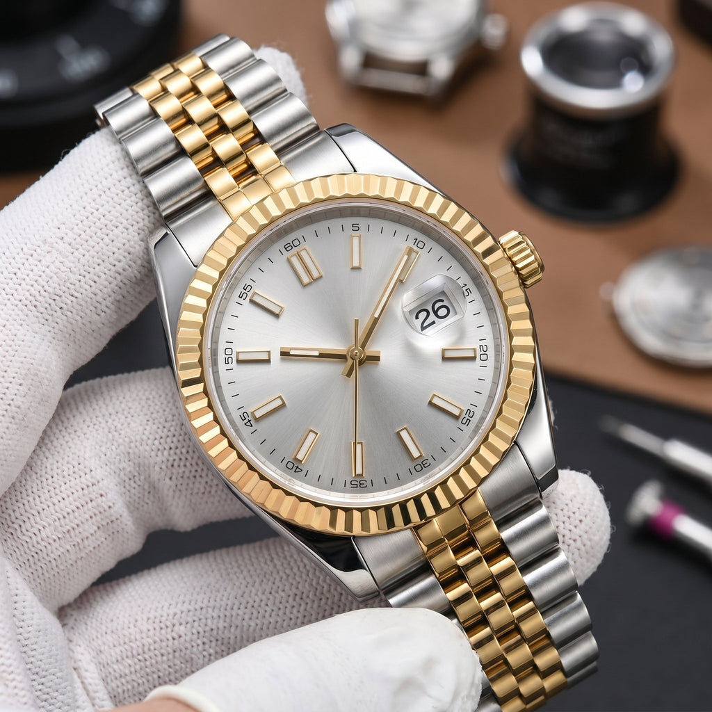 Lady Mod – Two-Tone Gold · Silver Dial – 28mm – Automatic - close-up detail