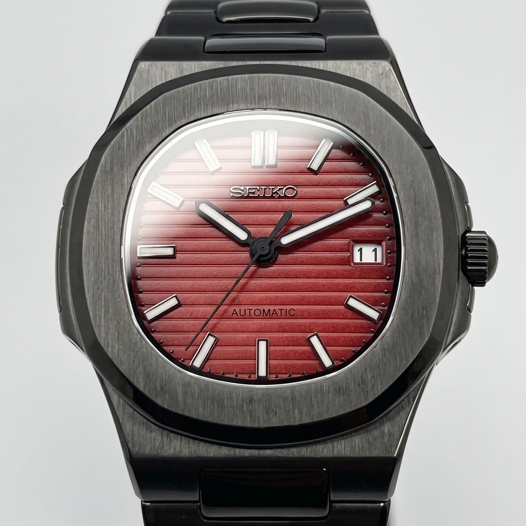 Naut Mod – Black PVD · Red Dial · Rubber – 41mm – Automatic – dial detail