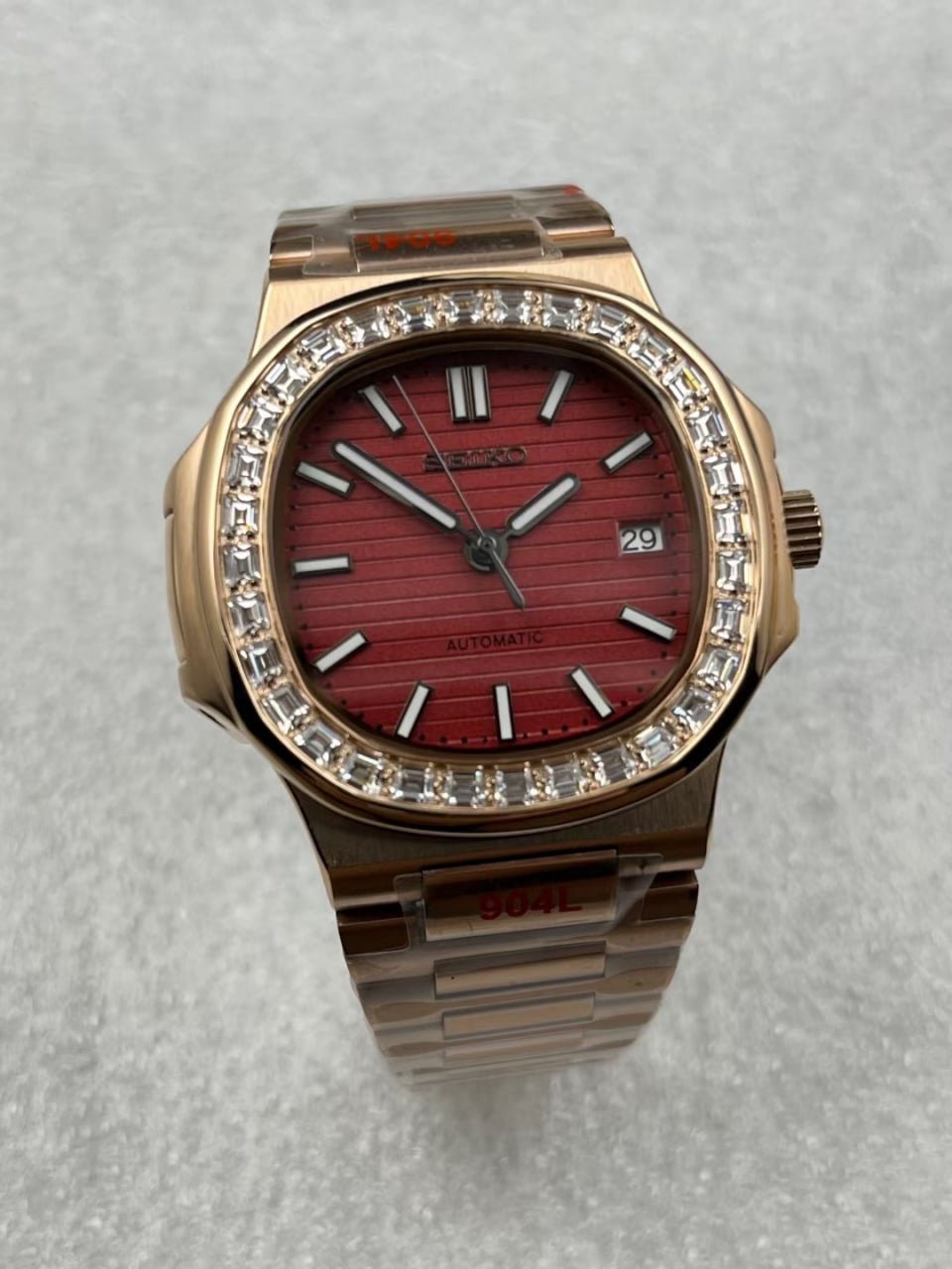 Naut Mod – Rose Gold · Diamond Bezel · Red Dial – 41mm – Automatic — with Seiko logo