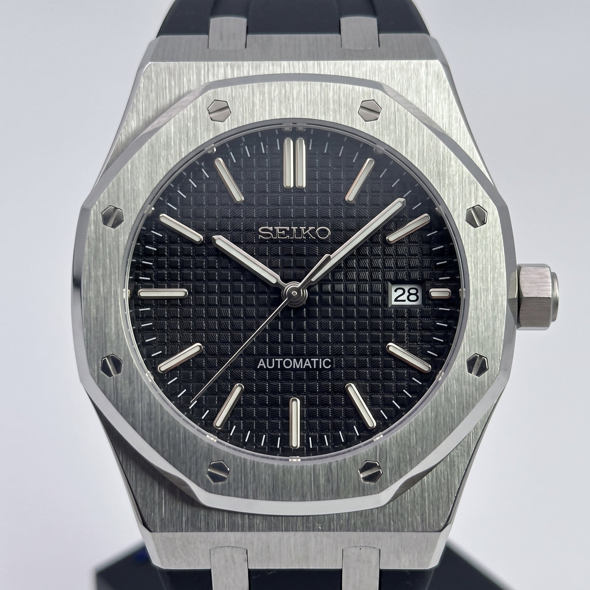 Oak Mod – Black PVD · Black Dial · Rubber – 41mm – Automatic – dial detail