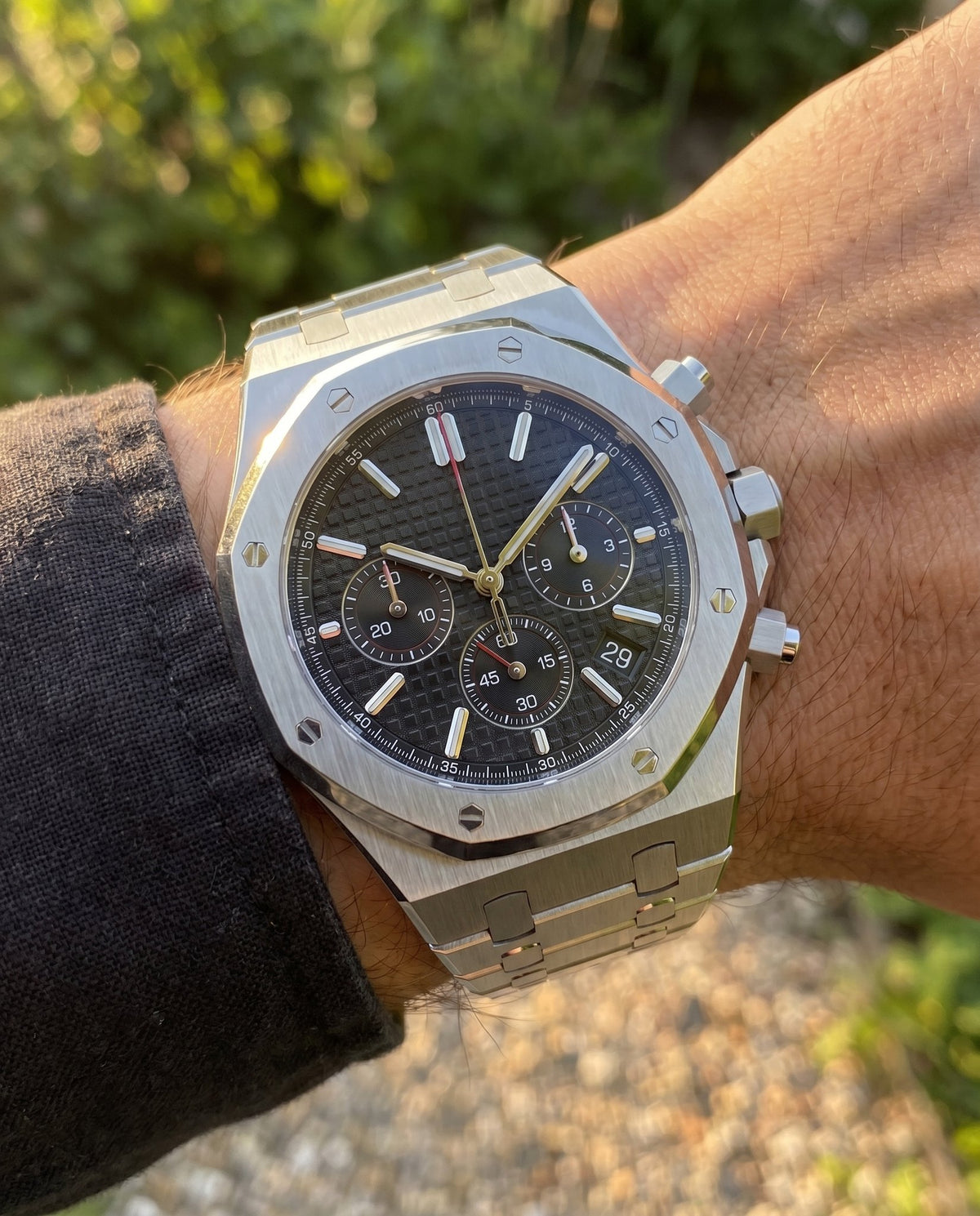 Oak Mod – Steel · Black Chronograph – 41mm – Chronograph - on-wrist lifestyle