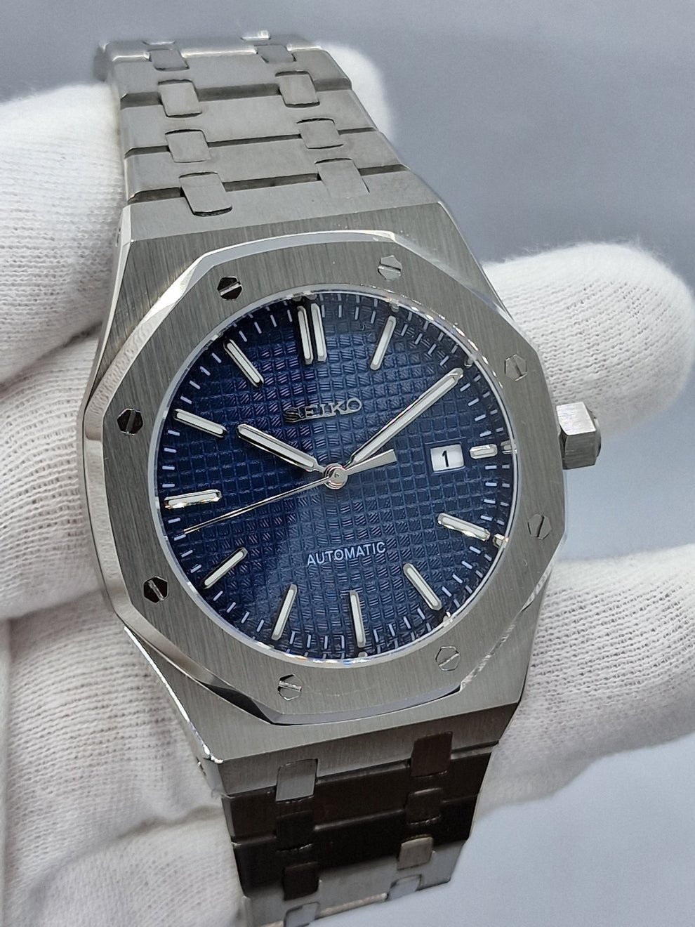 Oak Mod – Steel · Blue Tapisserie Dial – 41mm – Automatic — with Seiko logo