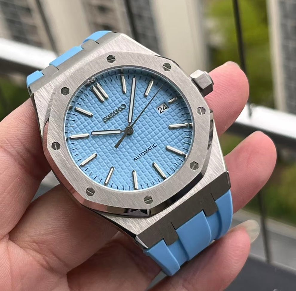 Oak Mod – Steel · Light Blue Dial · Rubber – 41mm – Automatic — with Seiko logo