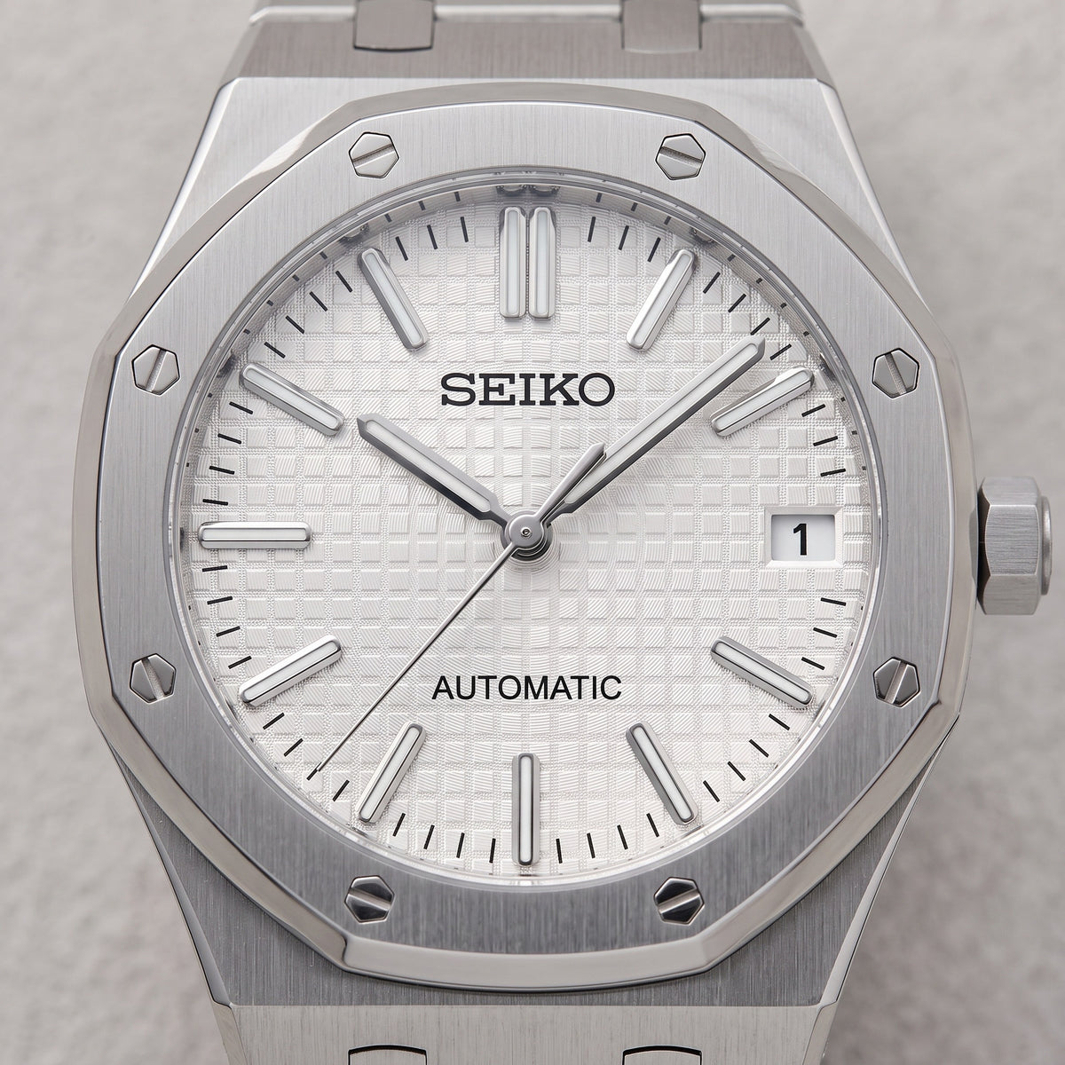 Oak Mod – Steel · White Tapisserie Dial – 41mm – Automatic – dial detail