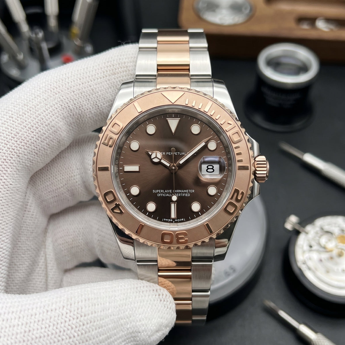 Sub Mod – Two-Tone Rose Gold Brown Dial – 40mm – Automatic - close-up detail