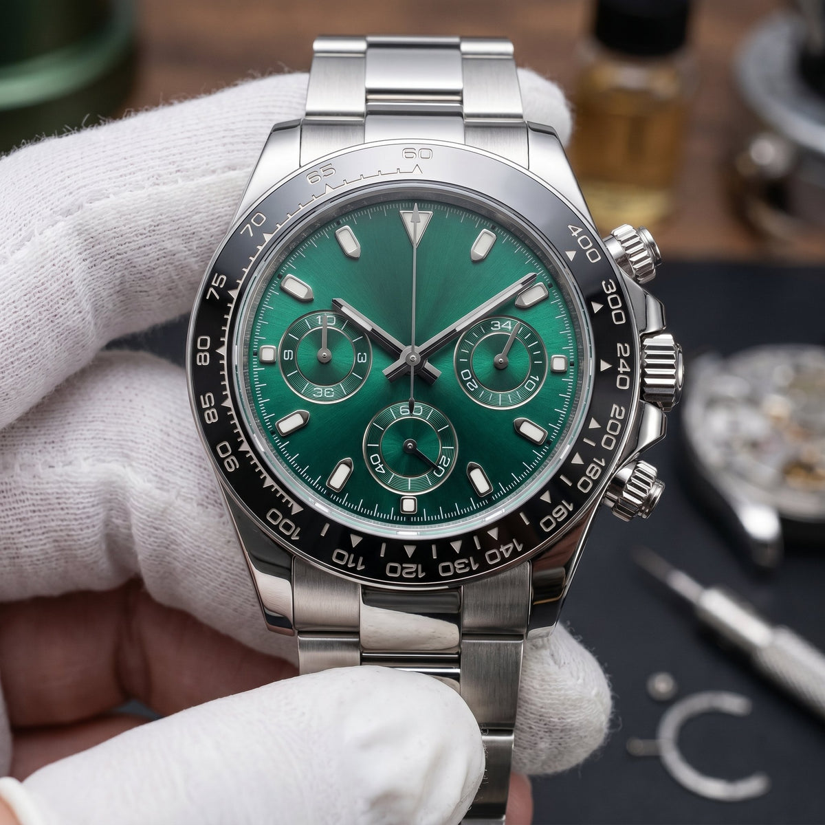 Tona Mod – Steel · Green Dial – 40mm – Chronograph - close-up detail