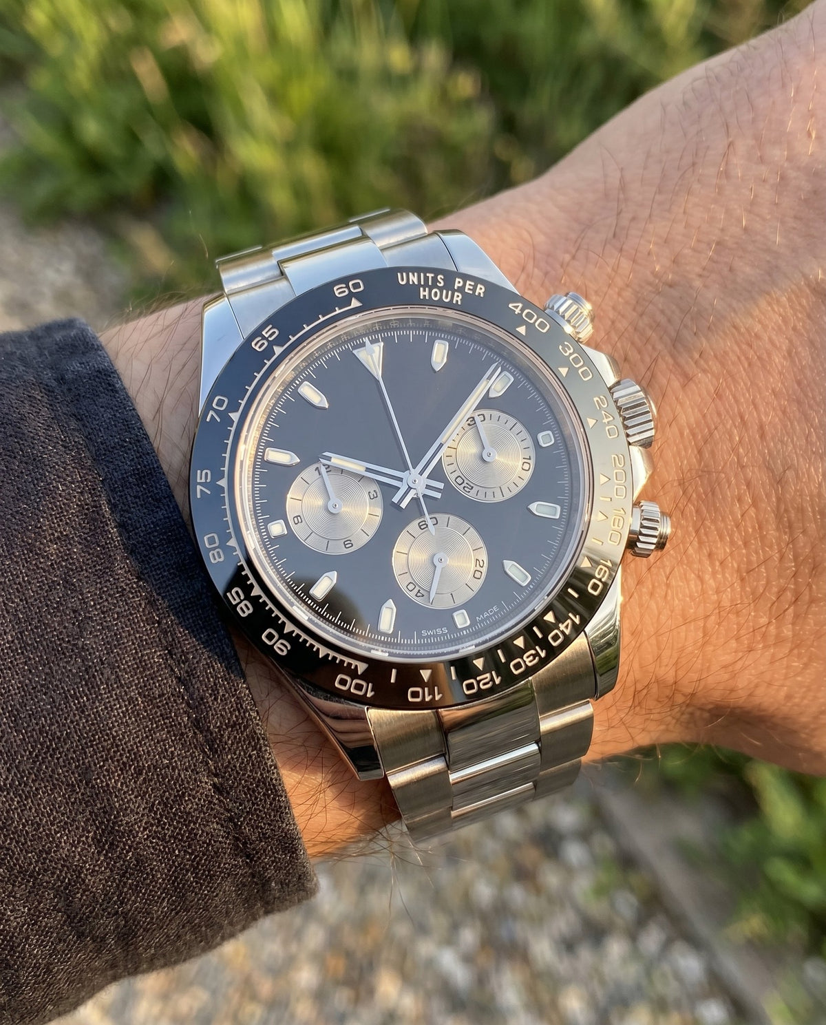 Tona Mod – Steel · Slate Dial – 40mm – Chronograph - on-wrist lifestyle
