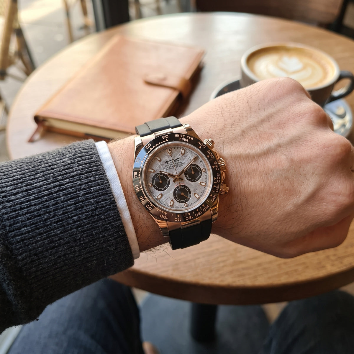 Tona Mod – Two-Tone Rose Gold · White Panda Dial – 40mm – Chronograph – on-wrist view